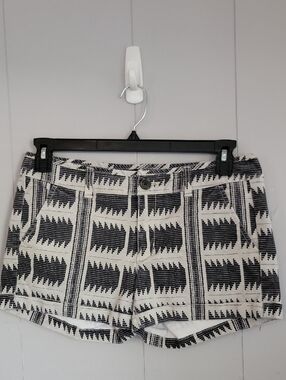 American Eagle Women's Aztec Shorts size 8 Black White Summer Wear